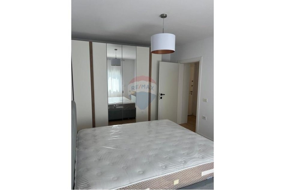 Tirane, jepet me qera apartament 2+1 Kati 2, 90 m² 950 € (Rruga Maliq Muco)