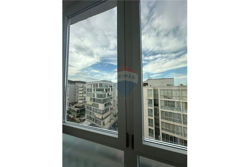 Tirane, jepet me qera apartament 2+1 Kati 8, 100 m² 850 € (KOMUNA E PARISIT)