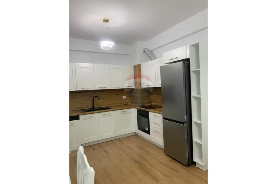 Tirane, jepet me qera apartament 1+1+Ballkon Kati 5, 450 € (Urban Gate Residence)