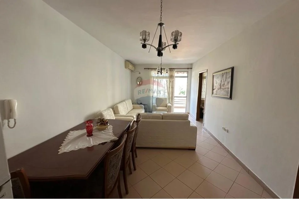 Tirane, shitet apartament 2+1+Ballkon , 100 m² 205.000 € 