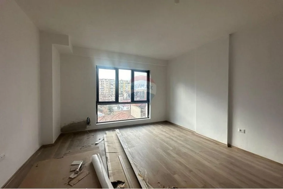 Tirane, jepet me qera apartament 2+1 , 105 m² 850 € (Rruga e Kavajes ID: 1003-222)
