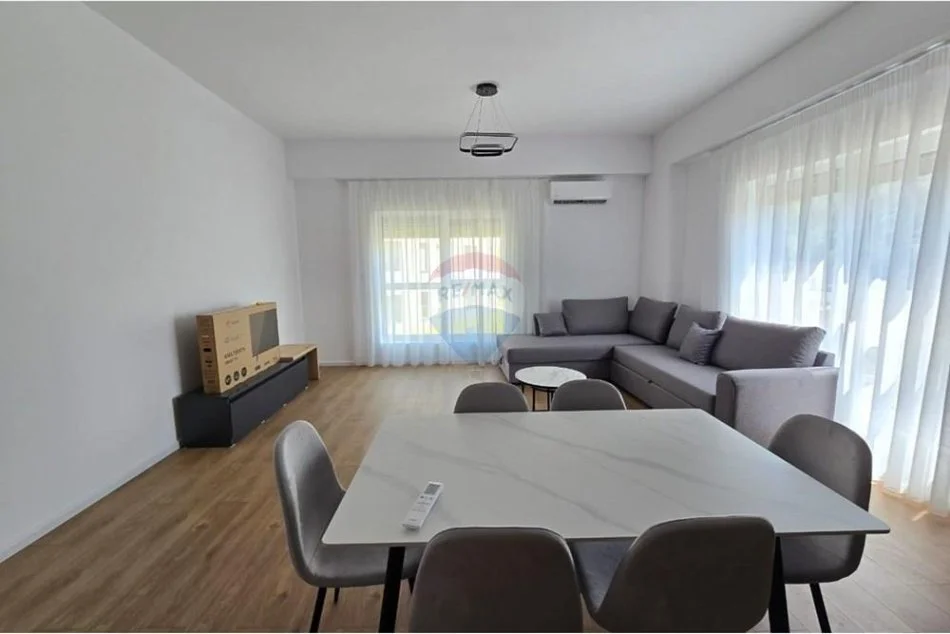 Shqiperi, jepet me qera apartament 2+1+Ballkon Kati 3, 100 m² 550 € (ALi Dem)