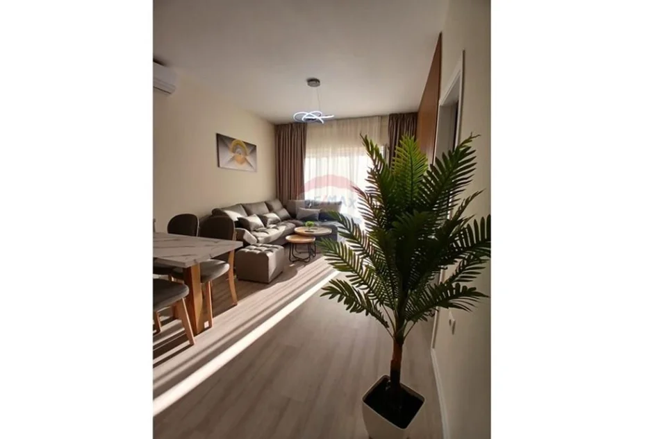 Tirane, jepet me qera apartament , 74 m² 900 € 