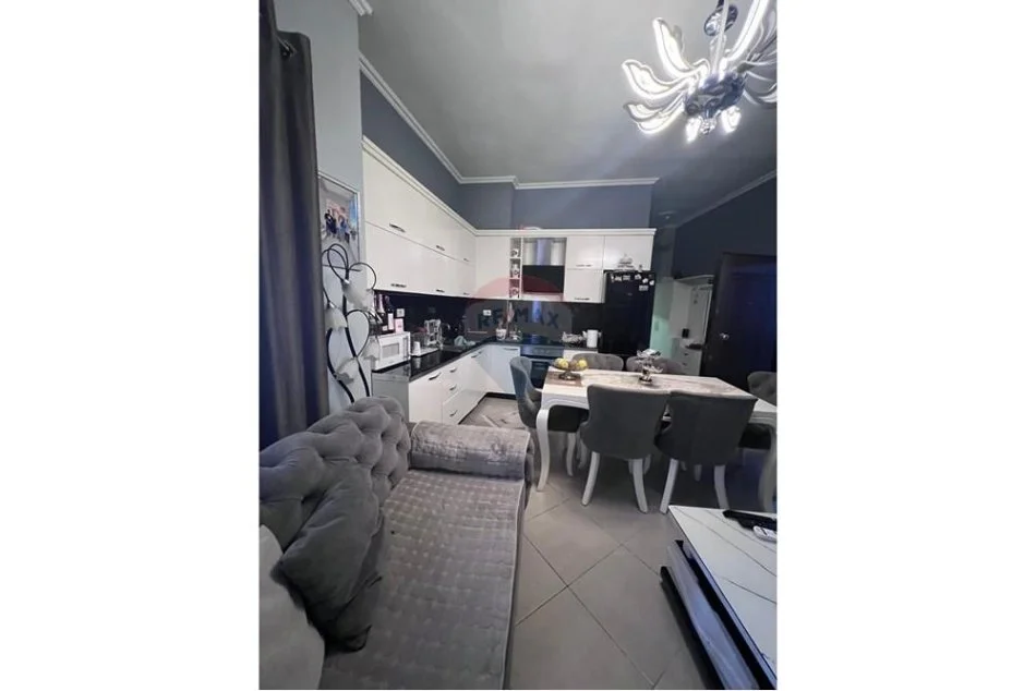 Tirane, shitet apartament 2+1+Ballkon , 103 m² 150.000 € 