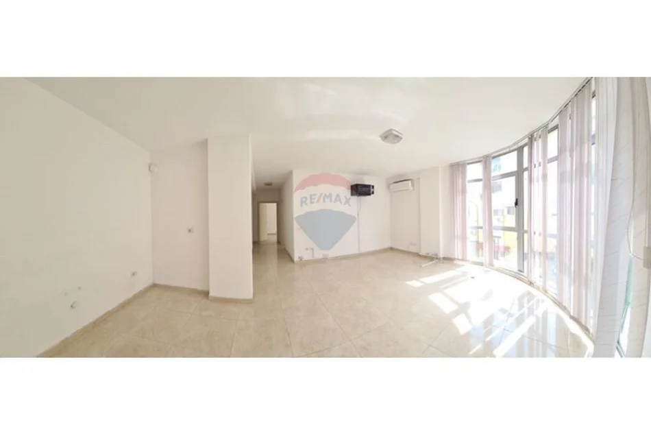 Tirane, jepet me qera , 80 m² 800 € (Rruga Mihal Grameno, Tiranë)