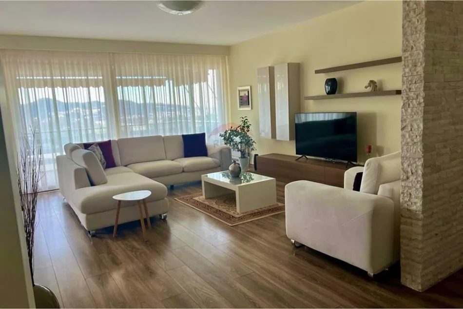 Tirane, jepet me qera apartament , 140 m² 1.500 € 
