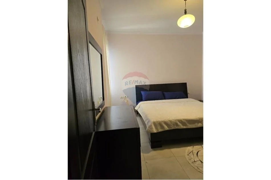 Tirane, jepet me qera apartament 2+1 Kati 2, 110 m² 700 € (Rr. Rrapo Hekali)