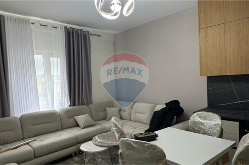 Tirane, jepet me qera apartament 1+1+Ballkon Kati 7, 64 m² 750 € 