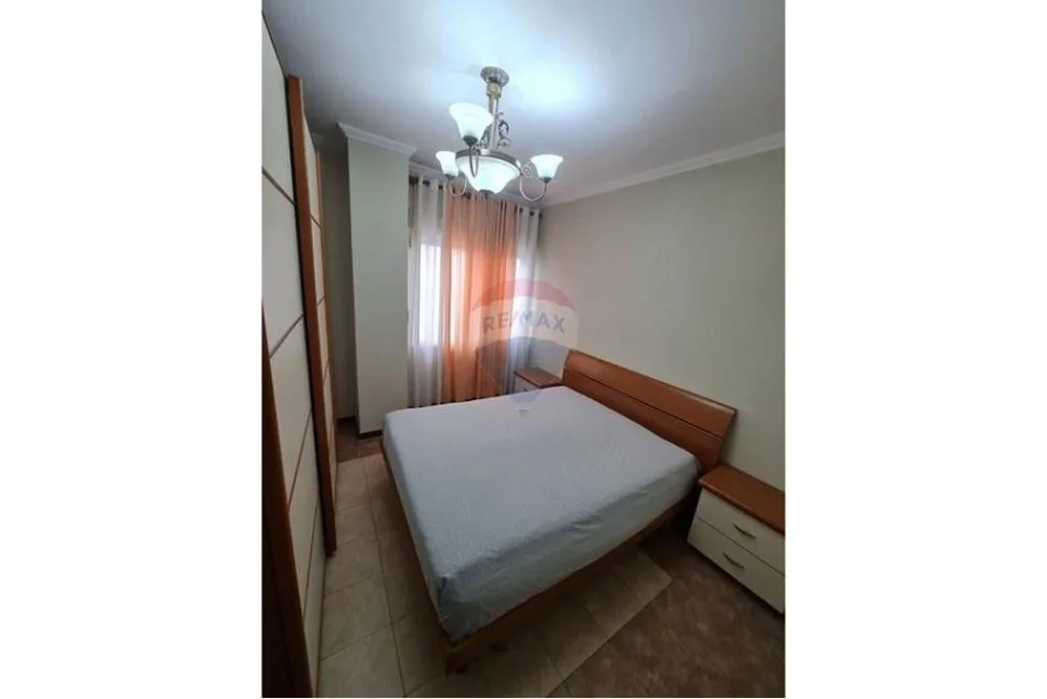 Tirane, shitet apartament 3+1 , 138 m² 295.000 € (Stacioni i Trenit)