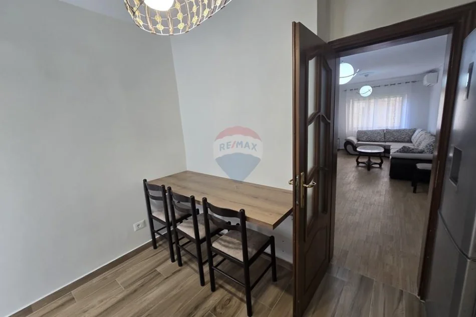 Tirane, shitet apartament , 117 m² 