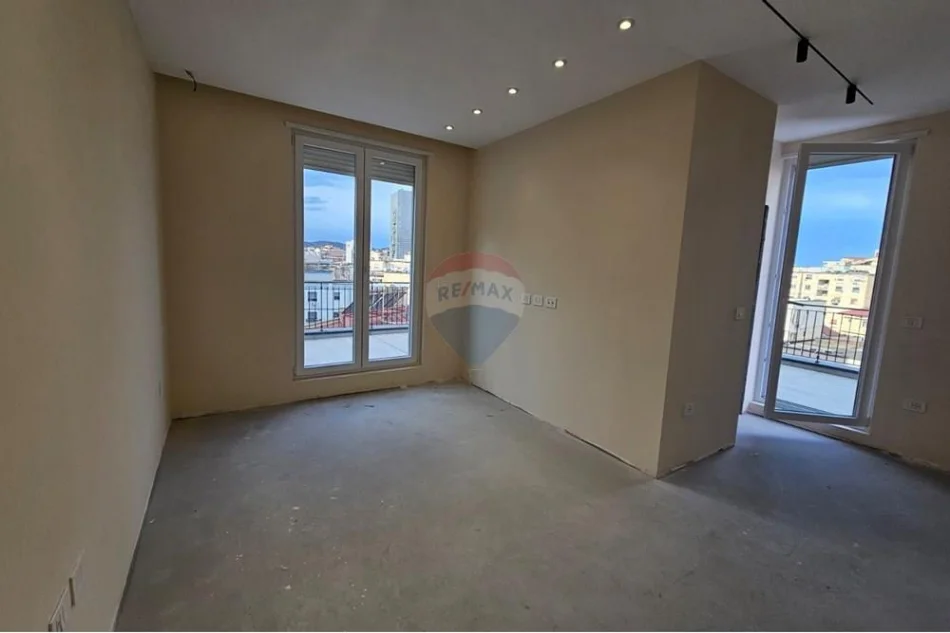 shitet apartament 2+1+Aneks+Ballkon , 143 m² 340.000 € (Ish Tregu Elektrik, Tiranë)