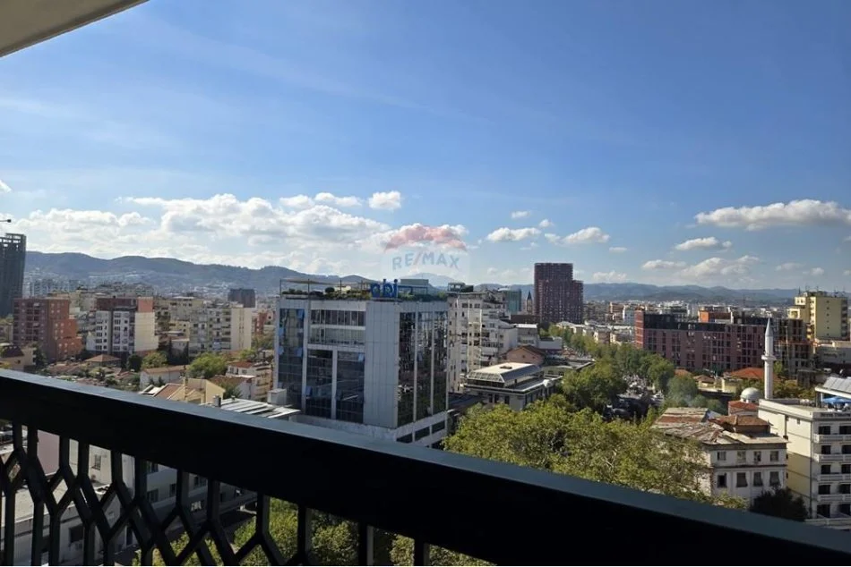 Tirane, jepet me qera zyre , 80 m² 950 € (Sheshi Skënderbej, Tiranë)