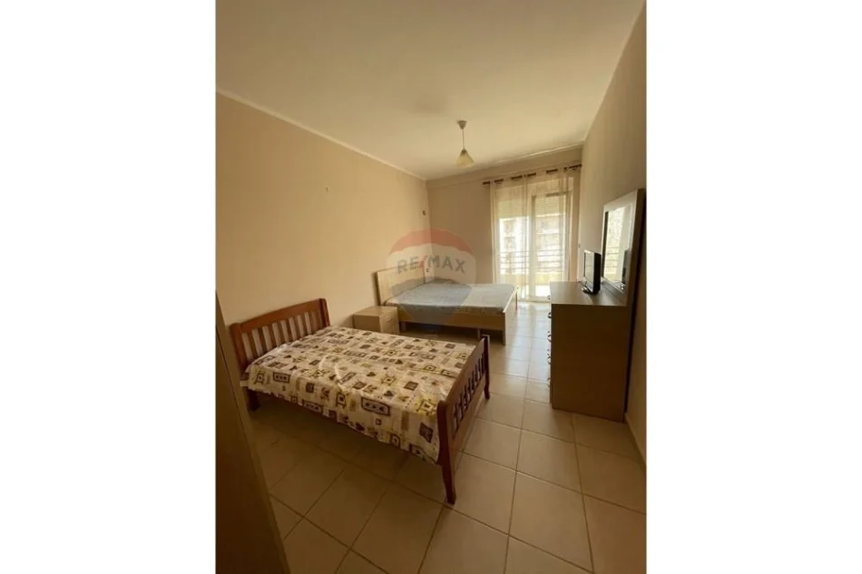 Vlore, jepet me qera apartament 1+1 Kati 6, 65 m² 350 € (Lungomare, Vlorë)