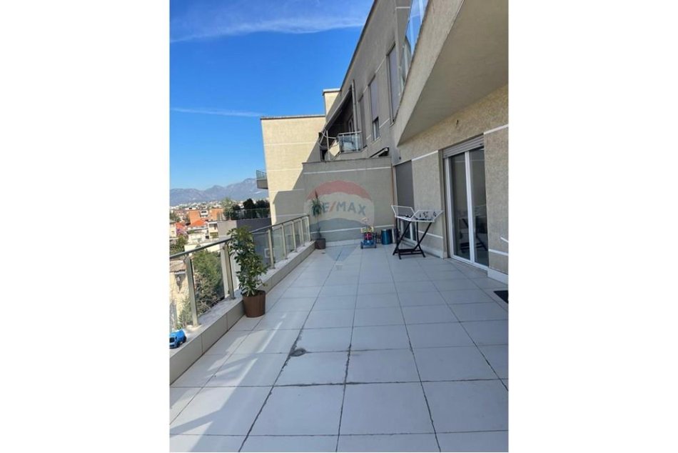 Tirane, shitet apartament 3+1 , 178 m² 247.640 € (Laprakë, Tiranë (ID: 530561003-9)