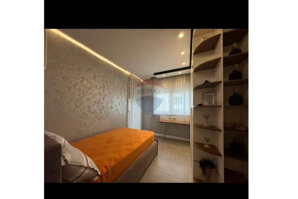 Tirane, shitet apartament , 137 m² 229.000 € 