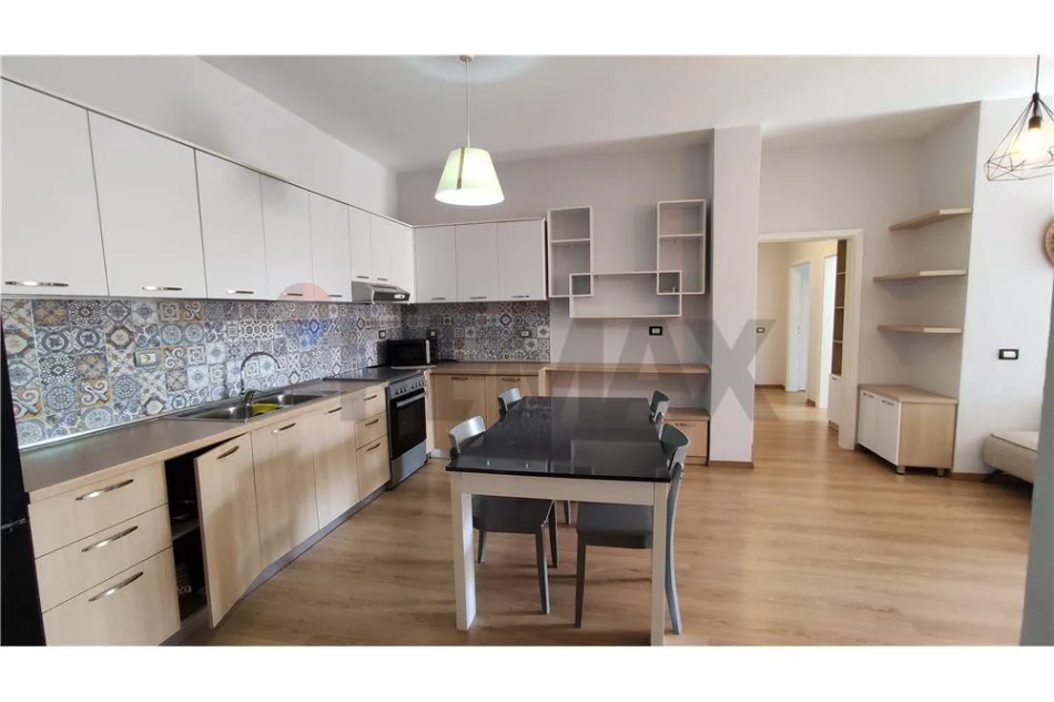 Apartament 2+1+2 per shitje te Kodra e Diellit
