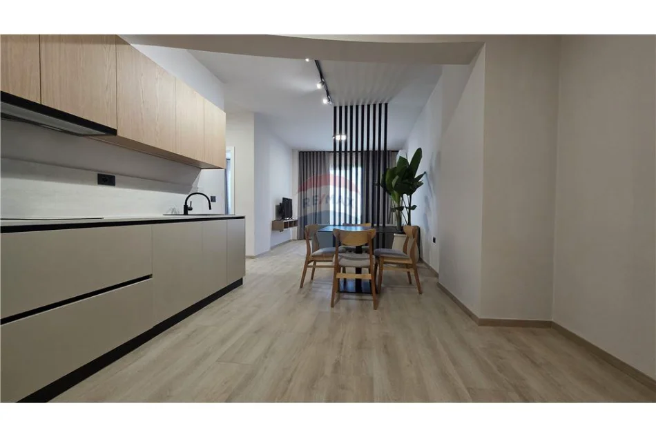 Vlore, shitet apartament 1+1 Kati 4, 77 m² 195.000 € (Rruga Azem Sulo, Lungomare, Vlore)