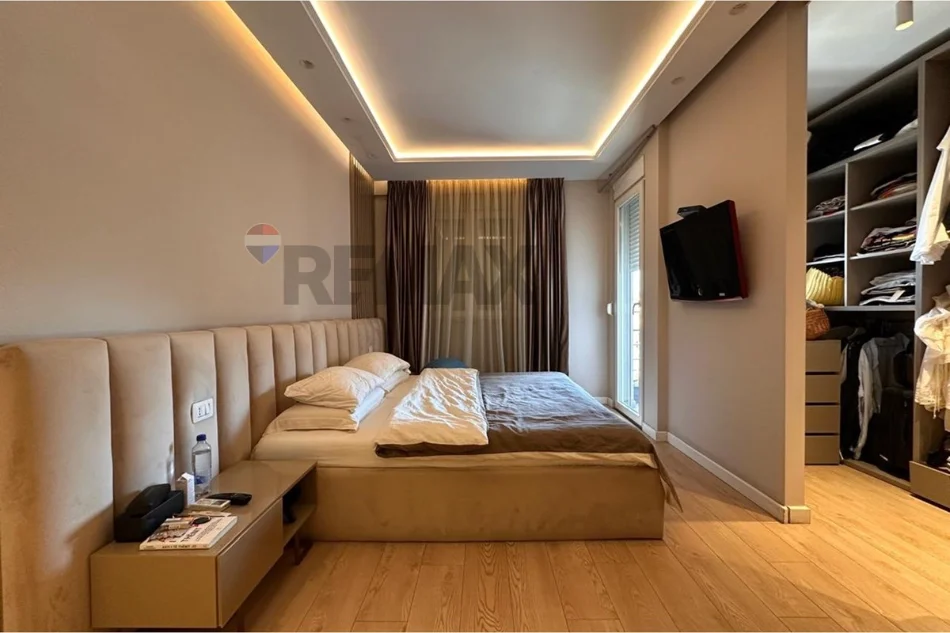 Tirane, shitet apartament , 122 m² 350.000 € 