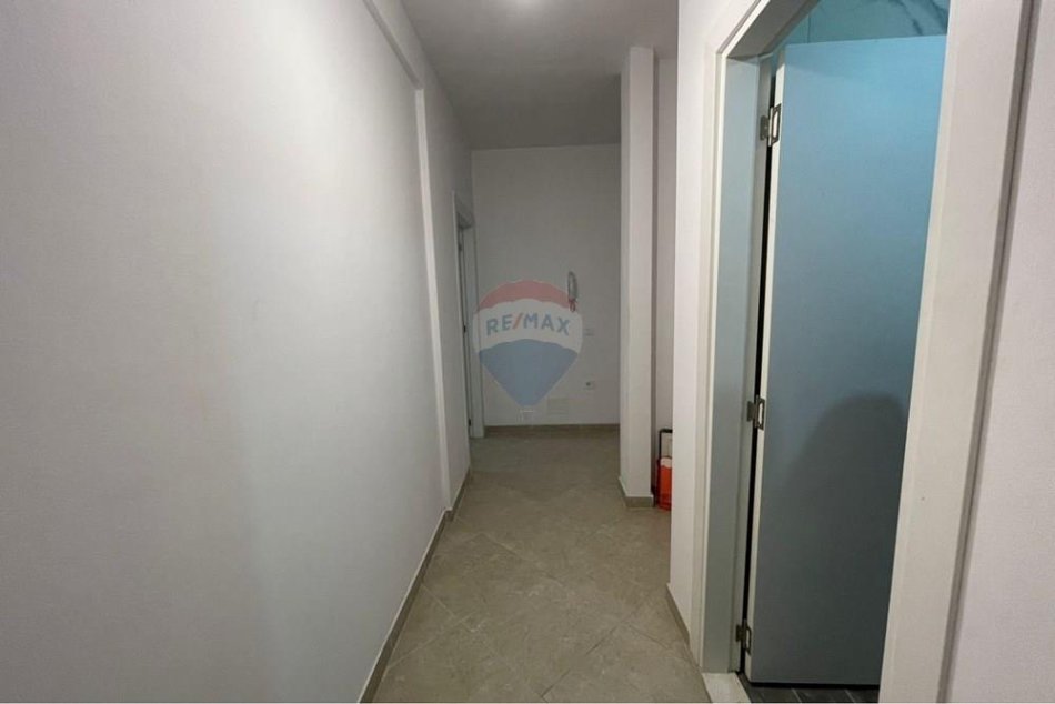 Tirane, shitet apartament 2+1+Ballkon , 119 m² (Blloku I Vilave, Tiranë)