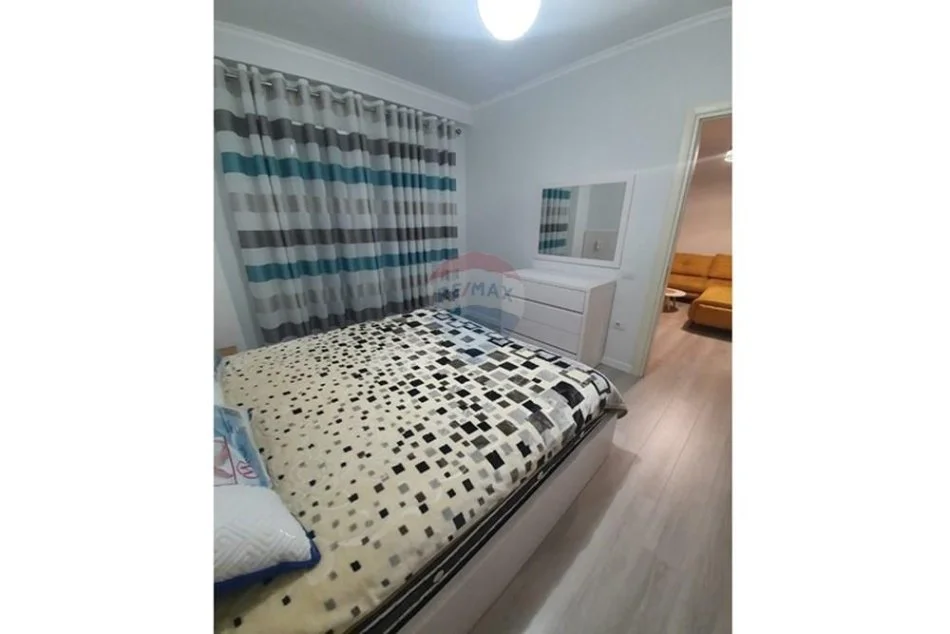Tirane, jepet me qera apartament 1+1+Ballkon , 70 m² 600 € 