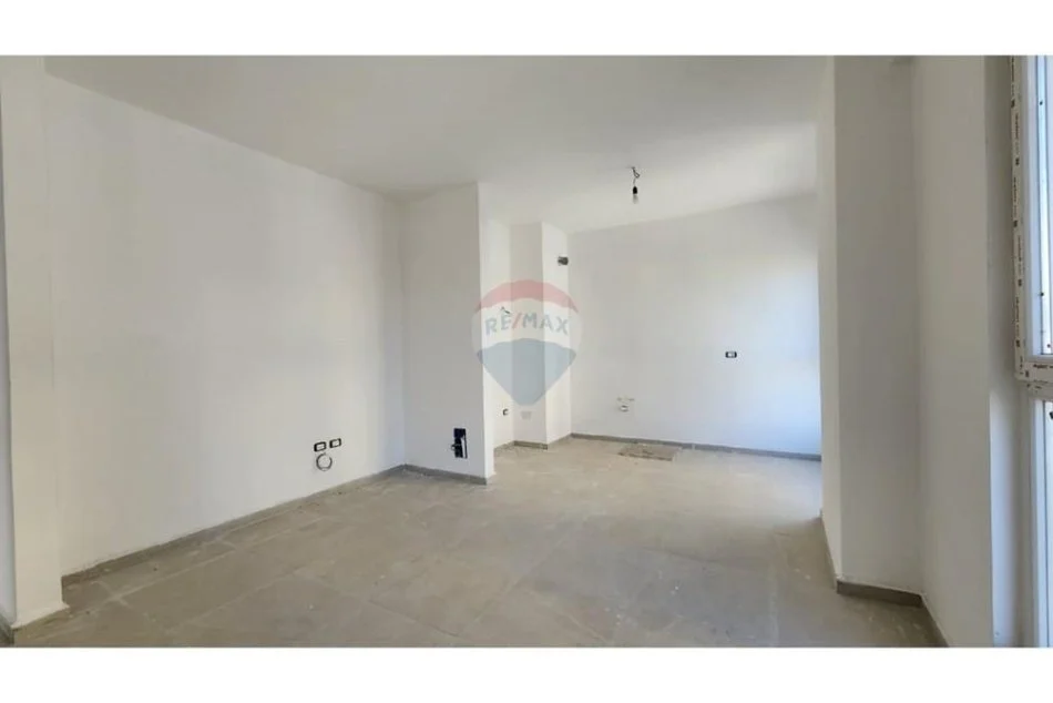 Tirane, shitet apartament 2+1+Ballkon Kati 4, 88 m² (KOMPLEKSI AURA)