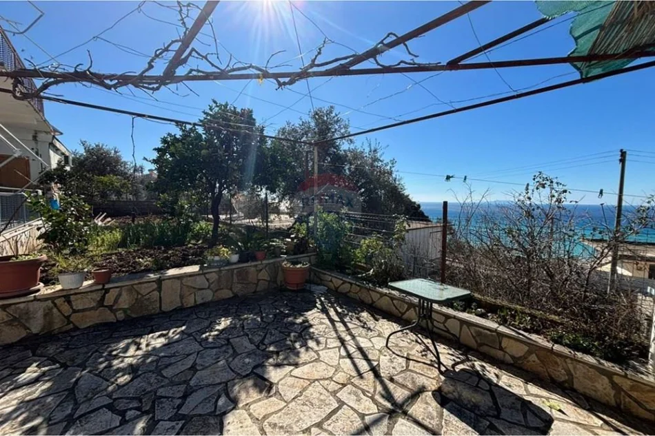 Dhermi - Palase, shitet Vile ne plazh Vile 3 Katshe , 300 m² 580.000 € (Dhermi, Vlore)