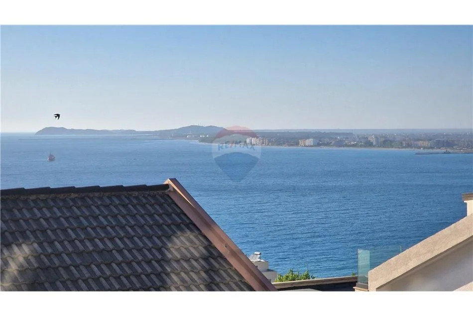 Vlore - Lungomare, shitet apartament 3+1 Kati 3, 115 m² 430.000 € (Uji i Ftohtë, Vlorë)