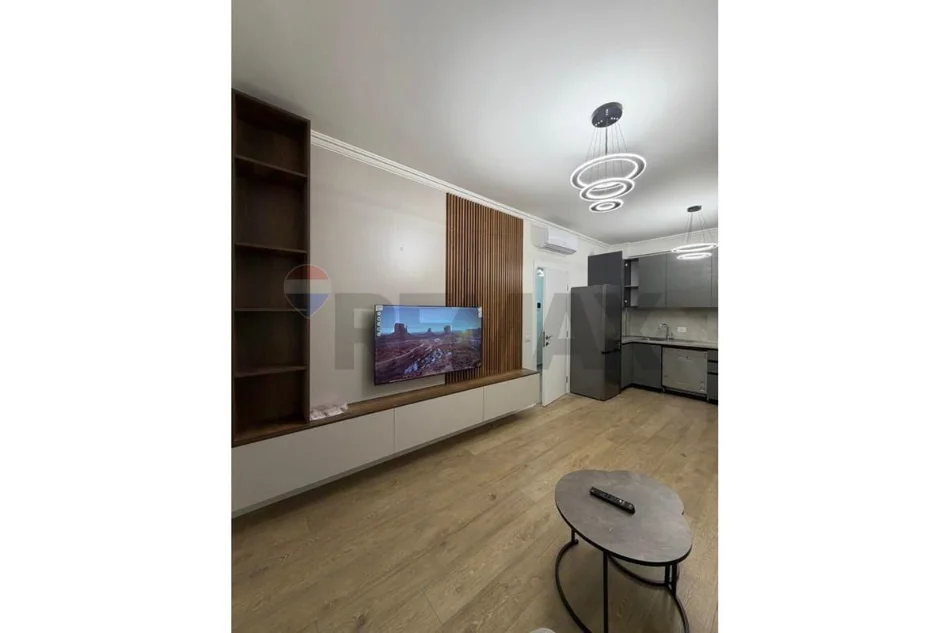 Tirane, jepet me qera apartament , 65 m² 800 € 