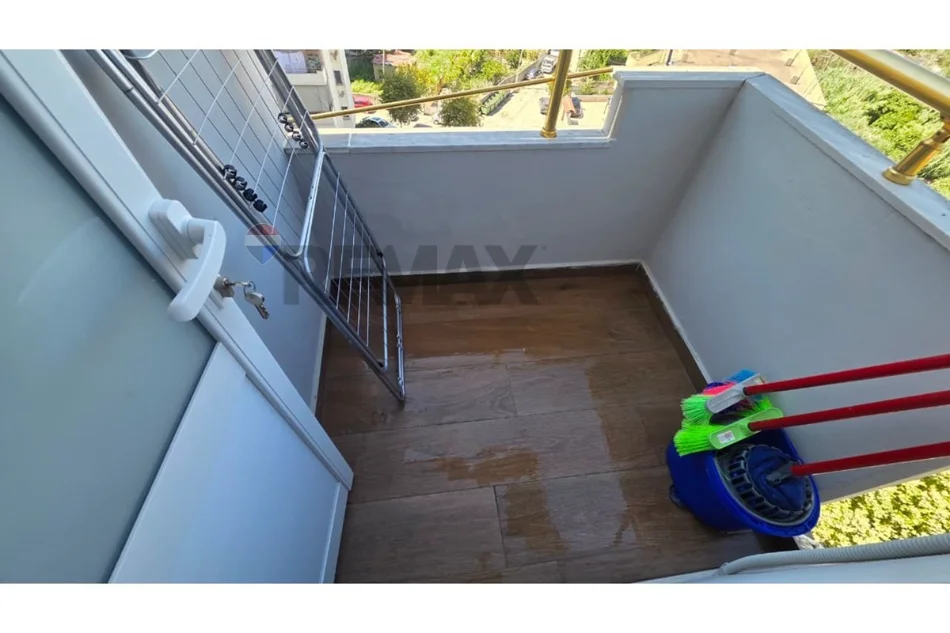 Vlore - Lungomare, jepet me qera garsonier Studio Kati 8, 42 m² 350 € (Rruga Reshat Osmani, Lungomare, Vlore)