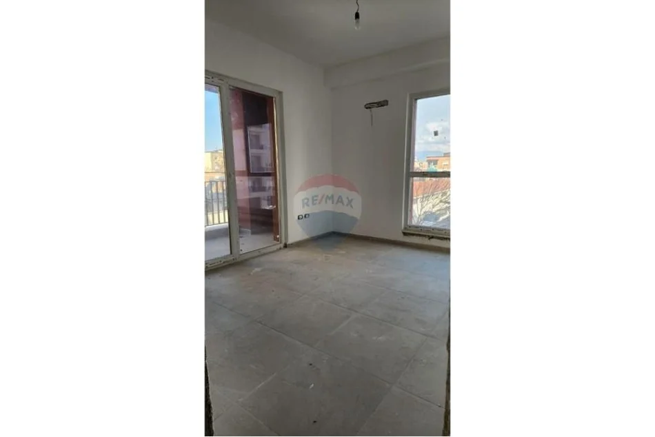 Tirane, shitet apartament 2+1 , 74 m² 167.390 € 
