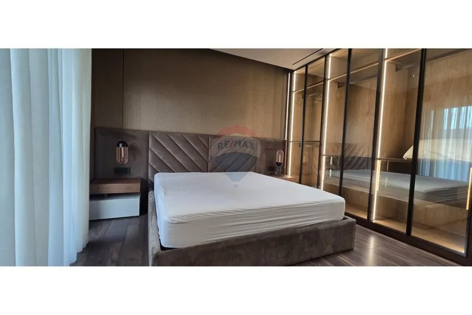 Tirane, jepet me qera apartament 2+1+Ballkon , 120 m² 1.000 € 