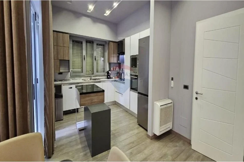 Tirane, jepet me qera Vile 1 Katshe Kati 0, 700 m² 5.000 € (Liqeni i Tiranës, Tiranë)