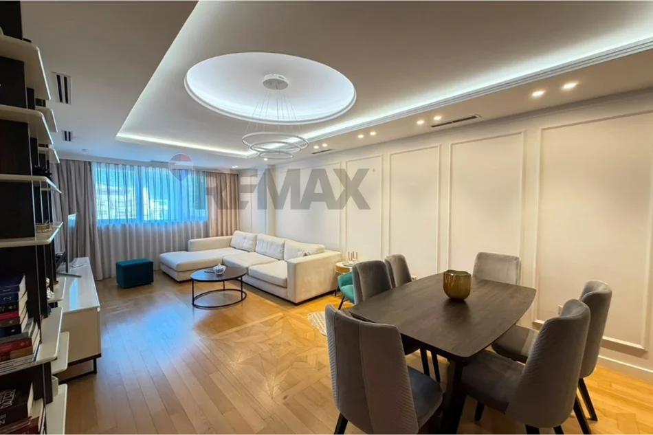 Tirane, shitet apartament 2+1+Ballkon , 132 m² 365.000 € (kompleksi kika1)