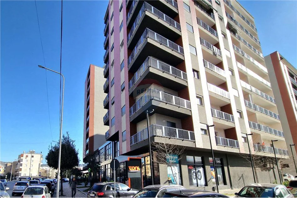 Vlore, shitet apartament 1+1+Ballkon Kati 6, 72 m² 108.000 € (Rruga Gjergj Kastrioti (Transballkanike), Vlorë)