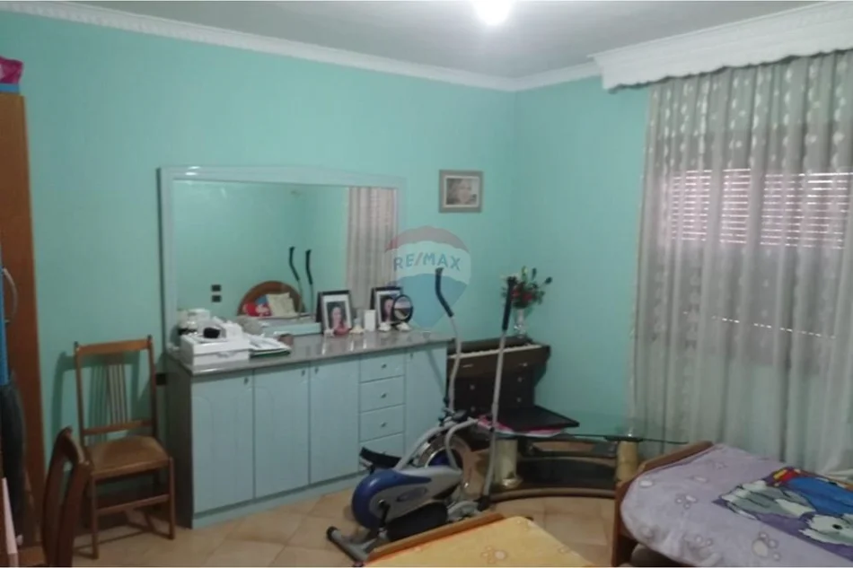 Tirane, shitet shtepi , 205 m² 300.000 € 