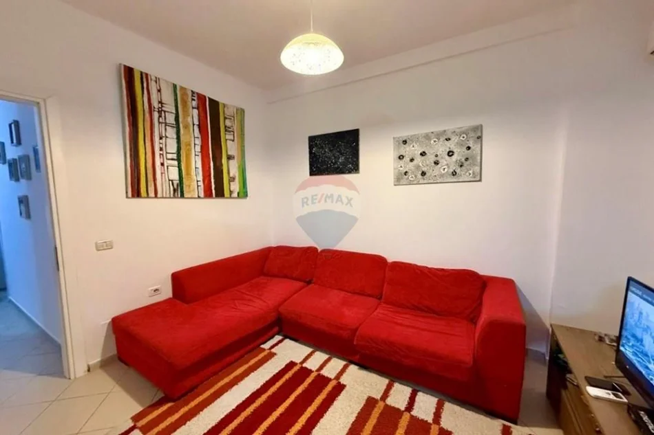 Tirane, jepet me qera apartament 1+1+Ballkon Kati 2, 70 m² 420 € 