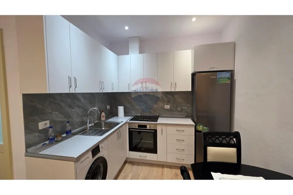 Vlore, jepet me qera garsonier 1+1 Kati 0, 30 m² 250 € (Pran Shkolles Halim Xhelo, Vlore)