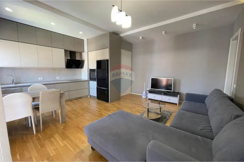 Tirane, jepet me qera apartament , 120 m² 1.250 € 