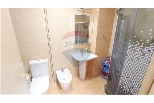 Tirane, jepet me qera apartament 1+1 Kati 2, 71 m² 530 € (Liqeni i Thatë, Shqipëri)