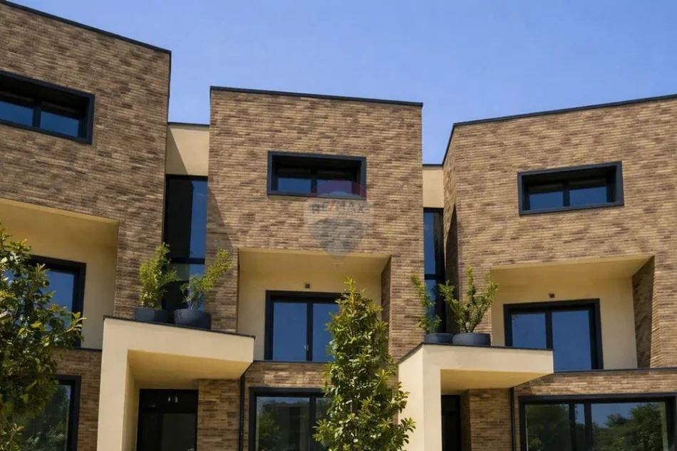 Tirane, shitet Vile , 812 m² 700.000 € 
