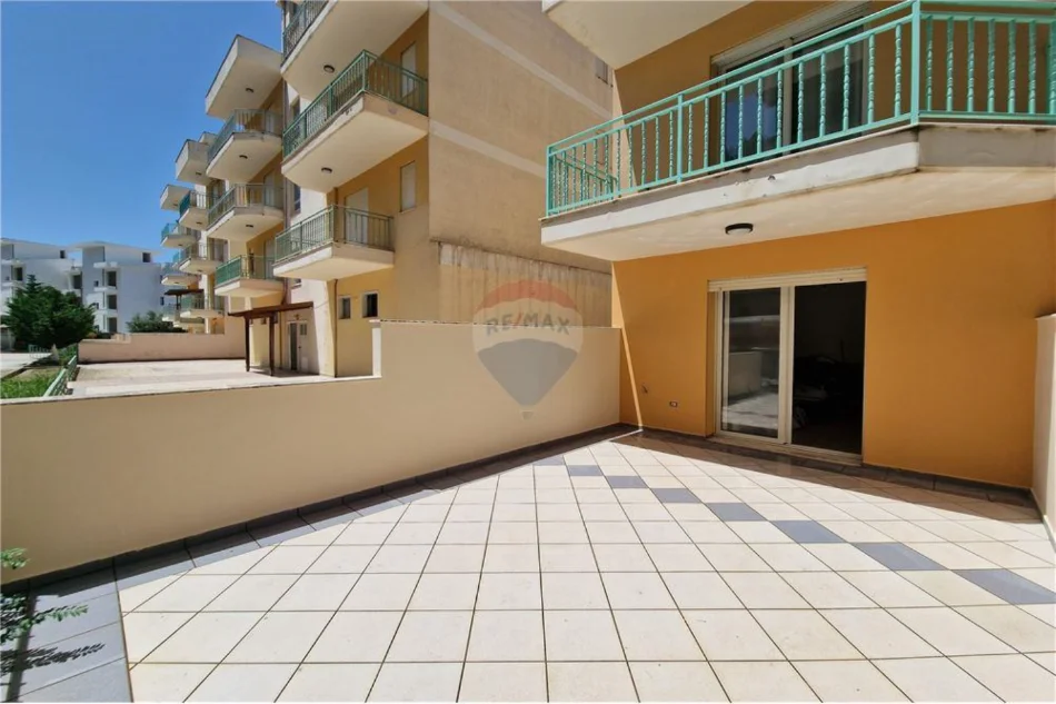shitet garsonier Studio Kati 0, 61 m² 73.000 € (Rruga Azem Sulo, Lungomare, Vlore)