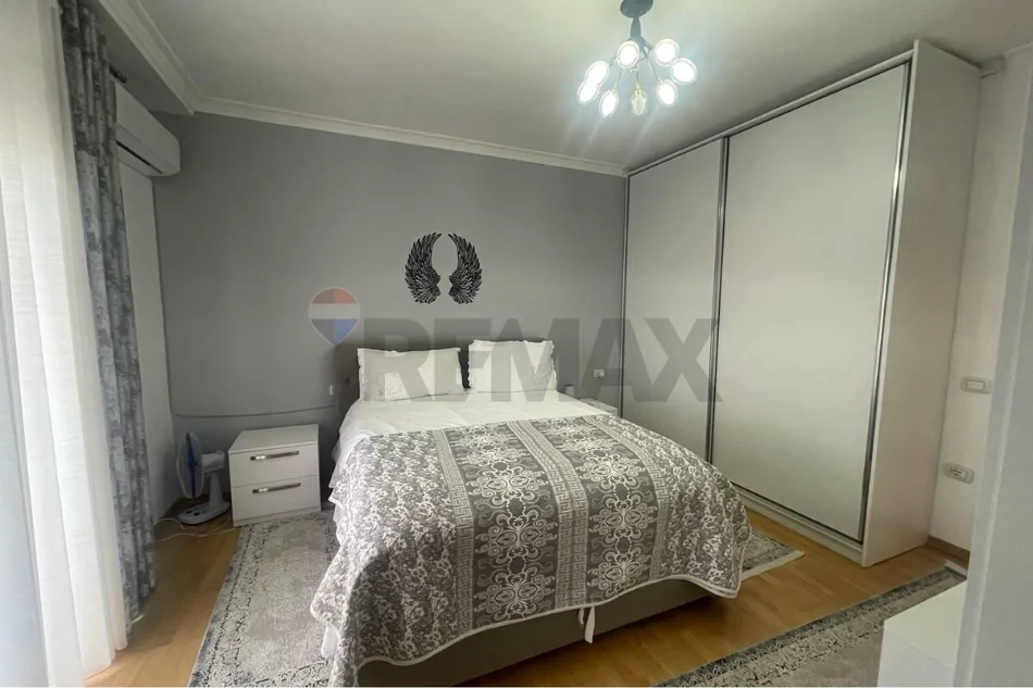 Tirane, jepet me qera apartament , 120 m² 800 € 