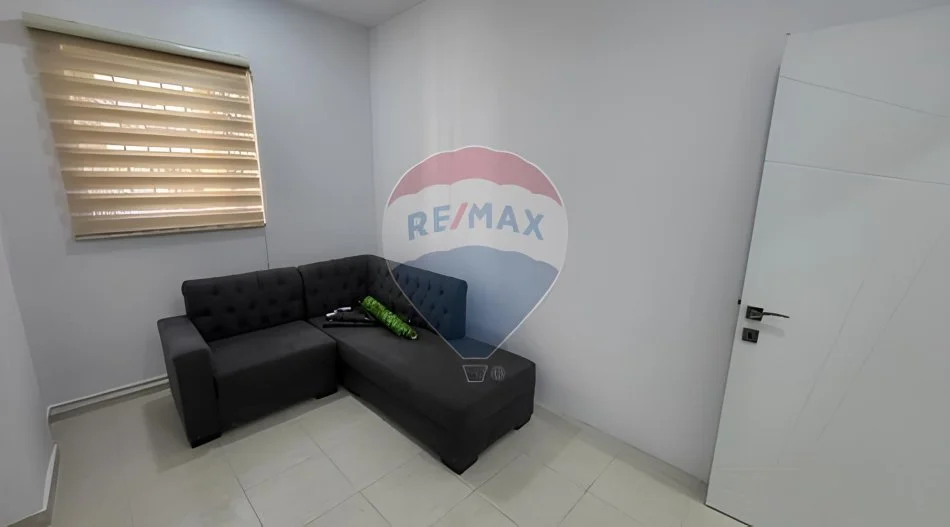 Tirane, jepet me qera apartament 1+1 Kati 0, 65 m² 800 € (Rruga e Kavajes)