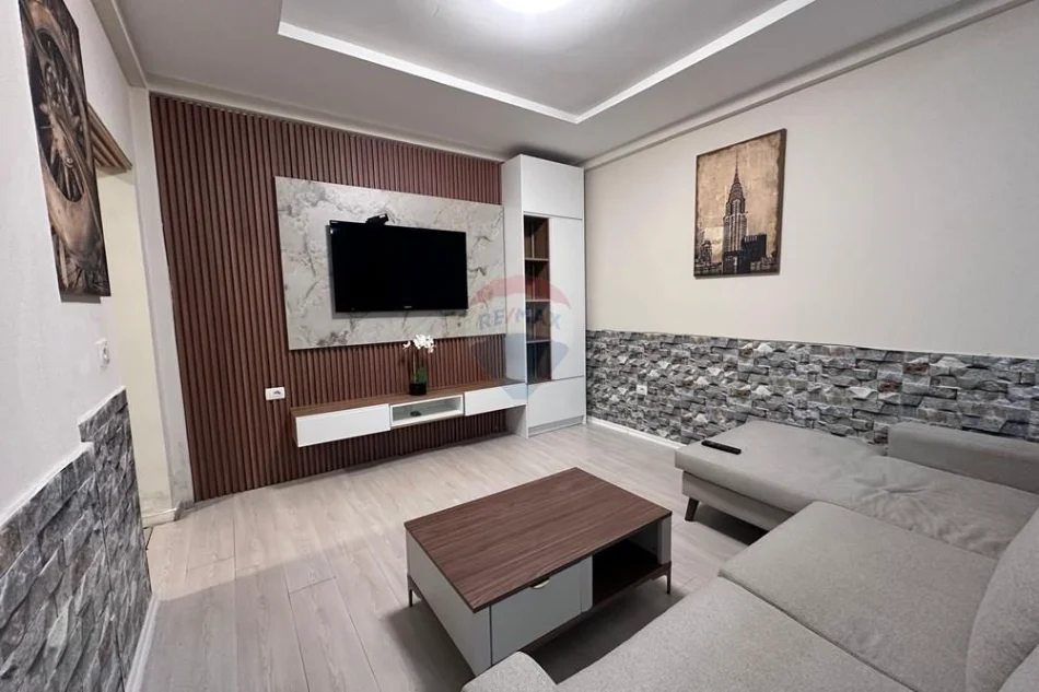 Tirane, jepet me qera apartament , 63 m² 680 € 