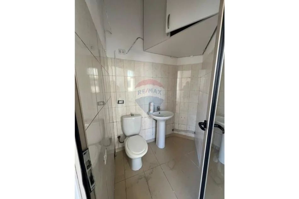 Tirane, jepet me qera , 70 m² 1.200 € 