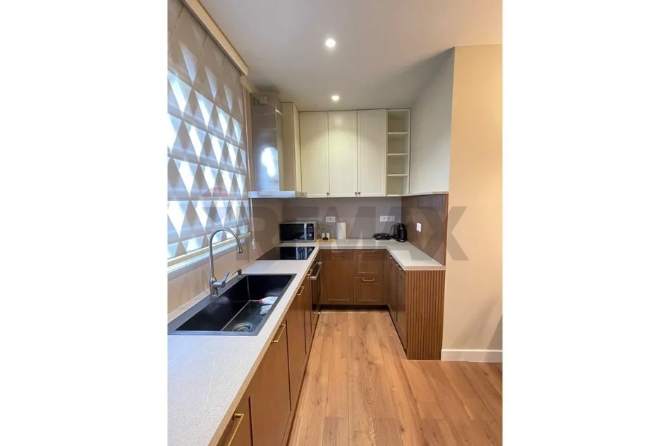 Tirane, jap me qera apartament 2+1 Kati 2, 76 m² 700 € (Kopshti Botanik)
