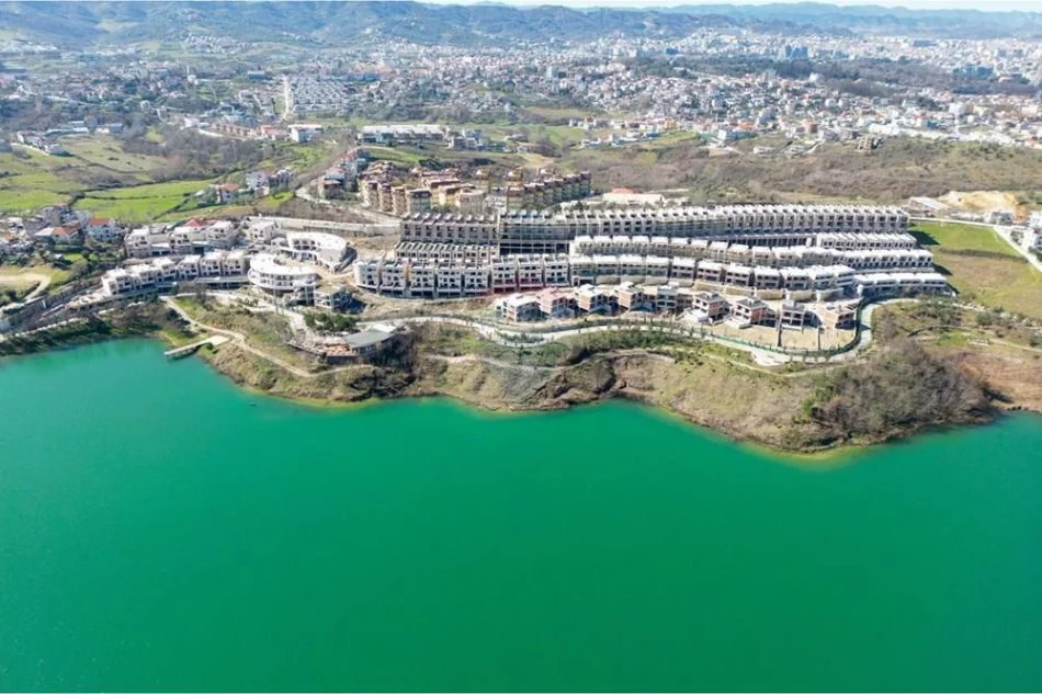 Tirane, shitet Vile , 521 m² 1.240.000 € 