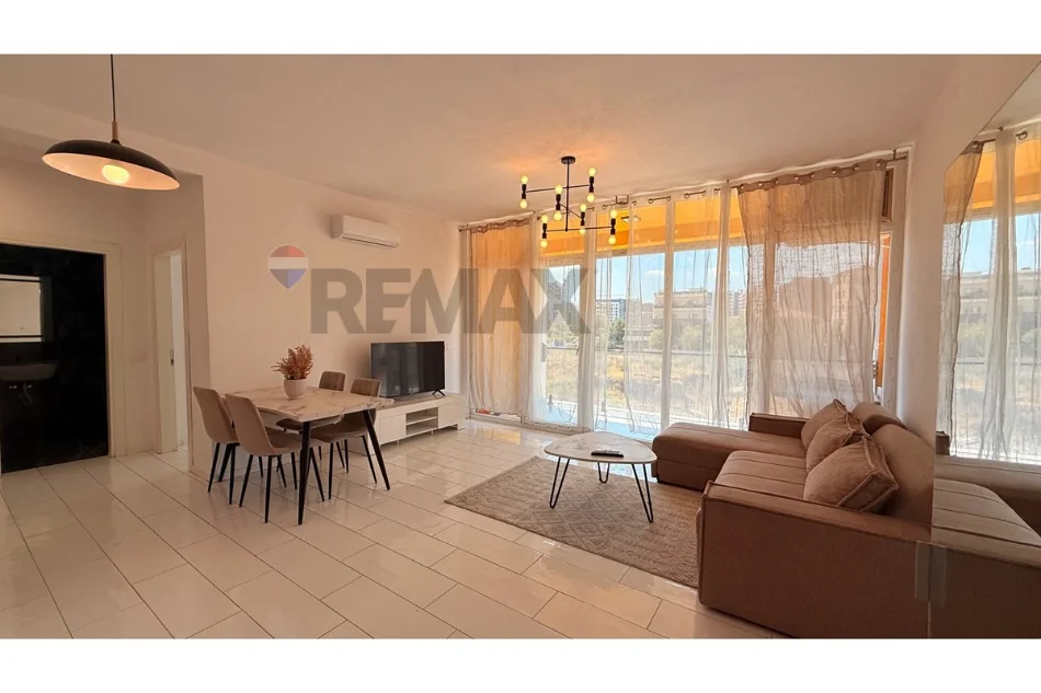 Tirane, jepet me qera apartament 1+1 , (Bulevardi i Ri)