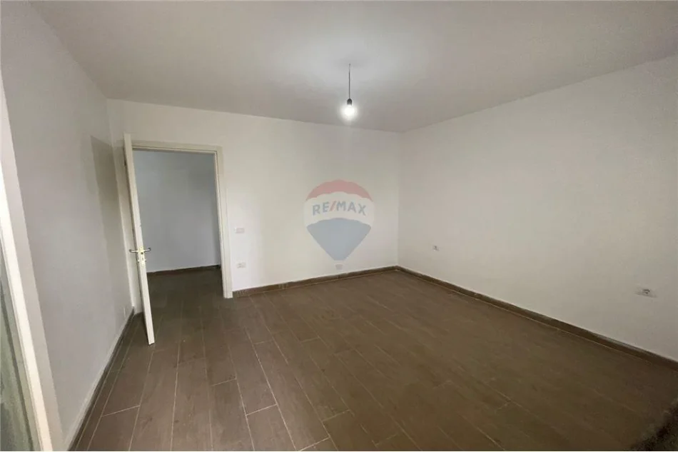 Tirane, shes apartament 1+1 , 84 m² 129.000 € (SELITE)