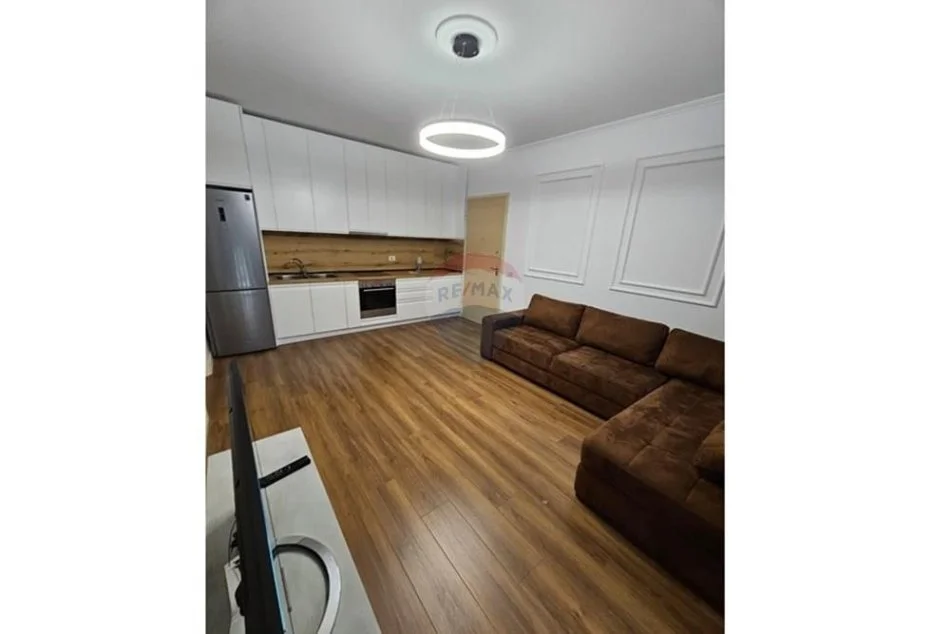 Tirane, jepet me qera apartament 1+1 Kati 2, 65 m² 600 € (MINE PEZA)